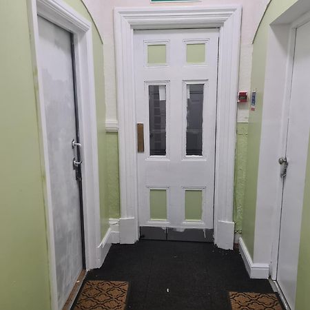 Tredegar Arms Budget Guesthouse For Walkers/Cyclists/Contractors/Traveler Мърдър Титфил Екстериор снимка