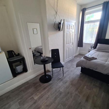 Tredegar Arms Budget Guesthouse For Walkers/Cyclists/Contractors/Traveler Мърдър Титфил Екстериор снимка