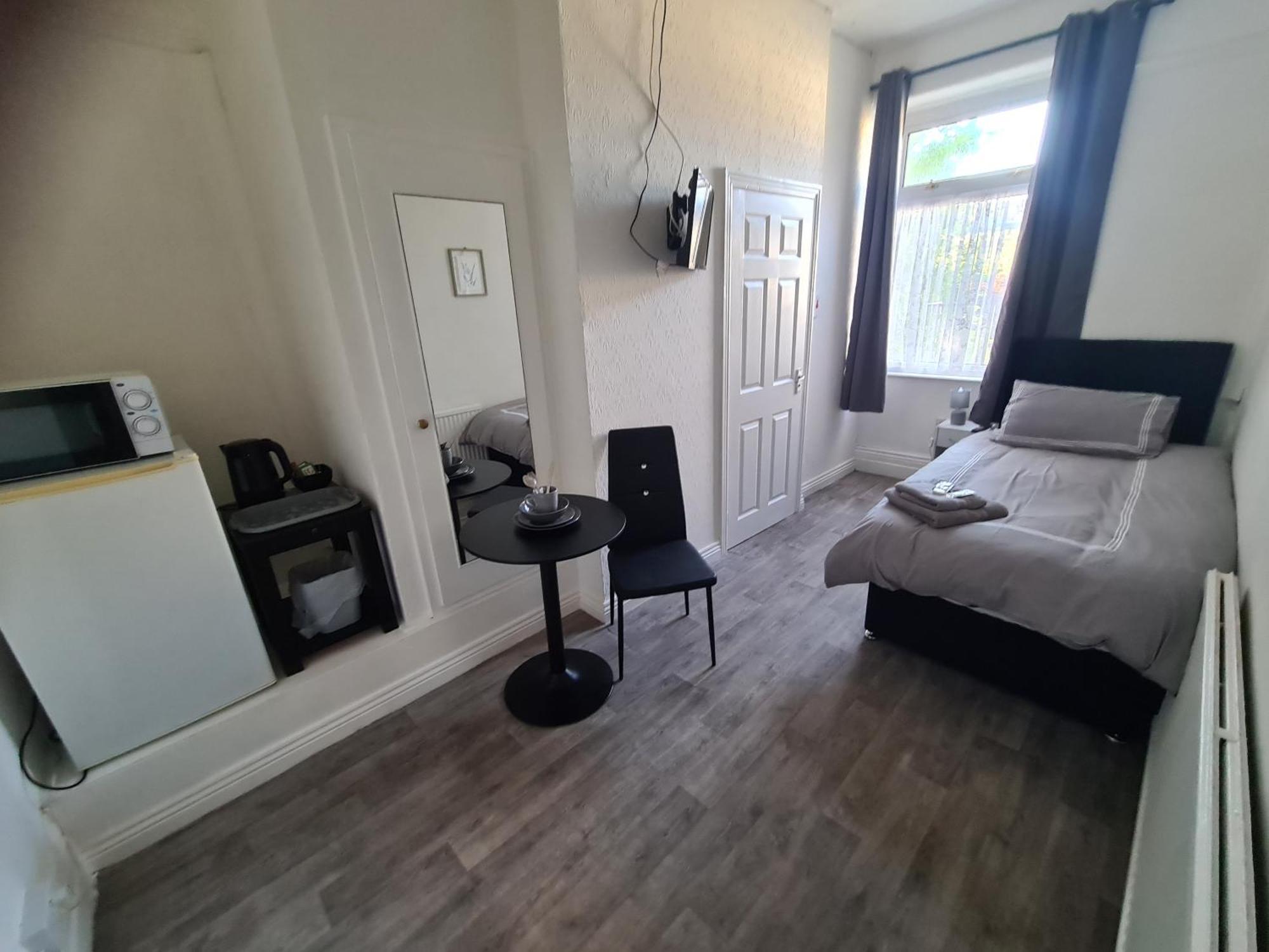 Tredegar Arms Budget Guesthouse For Walkers/Cyclists/Contractors/Traveler Мърдър Титфил Екстериор снимка