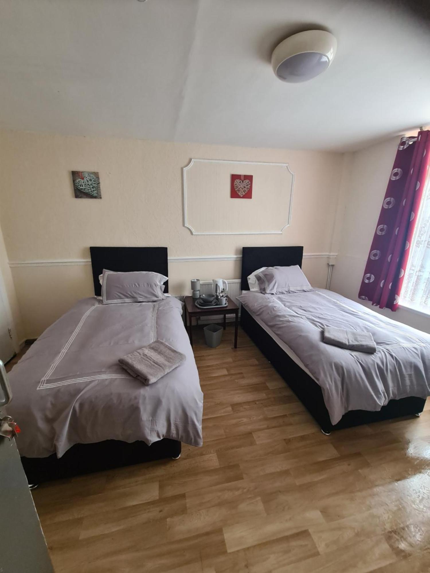 Tredegar Arms Budget Guesthouse For Walkers/Cyclists/Contractors/Traveler Мърдър Титфил Стая снимка
